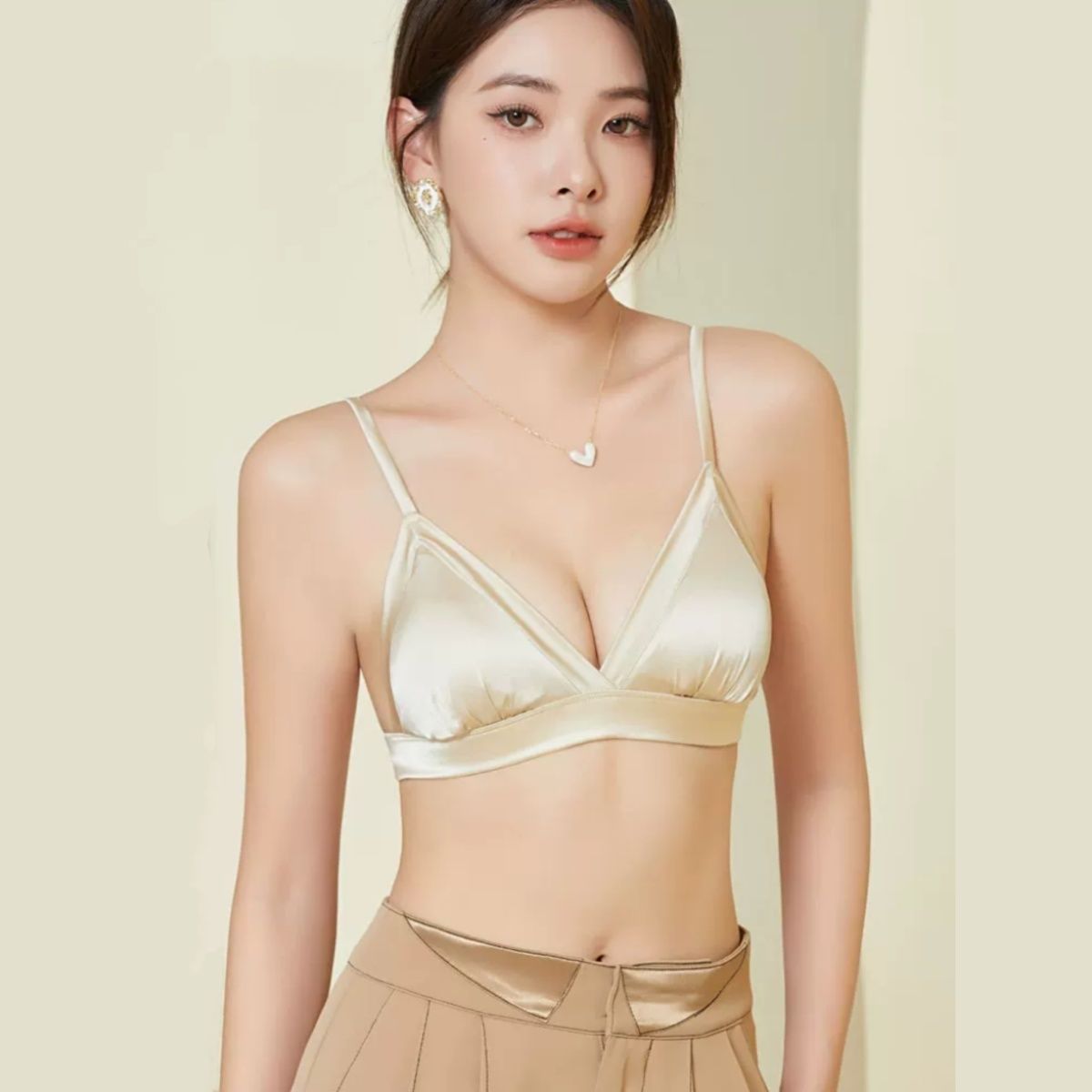 Luxury Real Silk Satin Wireles - огляд і ціна Sleep Bra Bralette